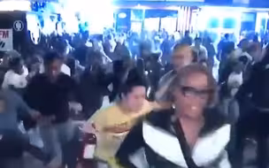 美说唱歌手悼念活动上疑有枪声：引发踩踏事故致多人受伤
