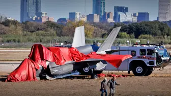 状态看似正常的F-35B战机，为何会发生机头着地事故？