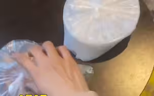 女子被隔离后感叹  每天隔离餐丰盛不重样：比坐月子餐都好！