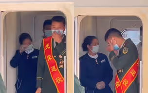 老兵退伍临行前告别战友红了眼眶 一旁动车保洁阿姨看哭不停抹泪