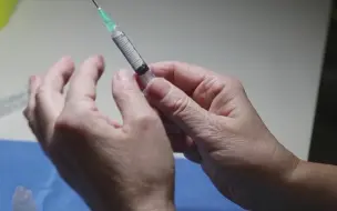 14国停用阿斯利康 英国仍坚持使用