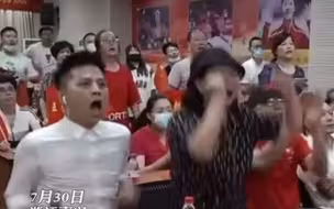 王懿律夺冠！爸妈激动抱在一起