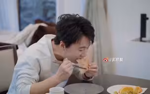 郭汾阳带人拆家，郭麒麟：妈一走就揍你！郭德刚俩儿子爆笑合集