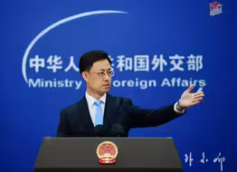 外交部新任发言人郭嘉昆亮相蓝厅