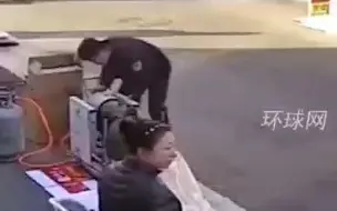 响了啊～响了啊！大爷崩爆米花前连声提醒，结果…