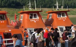 乘风破浪！重庆一中学148名高三学生坐船赶考