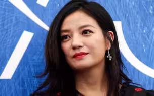 赵薇被多部影视剧除名，多名艺人微博超话被封