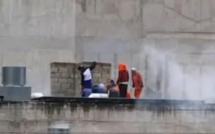 警方视角曝光！厄瓜多尔3座监狱发生暴乱62人死亡 现场枪声不断