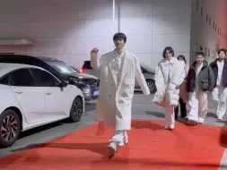 #2025网络视听盛典# ✨前方路透✨ 新年成抢票圣体 银河快递是懂祝福的
