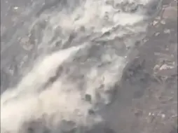 “石头从身边擦过”“整座山好像一下倒下来”亲历者讲述筠连滑坡瞬间