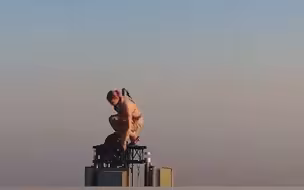 阿联酋航空拍下世界最高广告！空姐站在828米高塔的塔尖上宣传服务理念