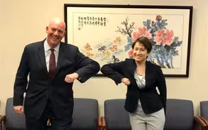 美国助理国务卿会见台驻美代表 赵立坚：把此会见说成“非官方” 属自欺欺人！