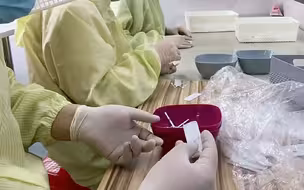 新冠抗原检测试剂盒生产现场曝光