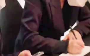 上海奢侈品店给隔离客户送餐送菜 包装相当精美!