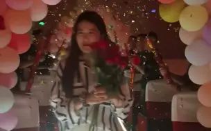 国庆节 武警战士向相恋十年的女友求婚成功！网友：官方狗粮最为致命~
