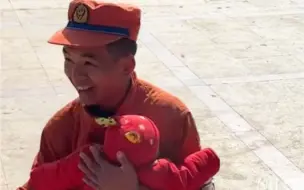 临时“奶爸”超强哄娃！