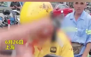 外卖小哥骑车摔倒，身上流血仍不想去医院，周围群众行为让人暖心