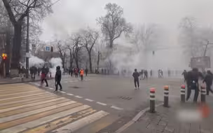搞乱哈萨克斯坦 美西方安的什么心？