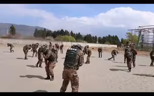 兵哥训练之原地转圈圈，你能转几圈？