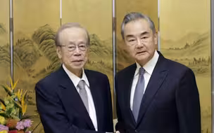 中日和平友好条约生效45周年纪念日，王毅会见福田康夫率领的日本友好人士访华团