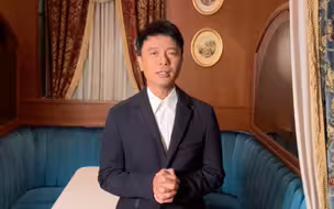 拜年啦！李克勤送上新春祝福：祝各位乡亲新年快乐，身体健康！