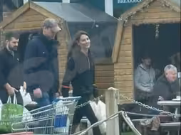 英媒曝光凯特王妃露面视频：和威廉王子购物有说有笑