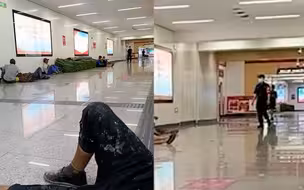 洛阳地铁回应驱赶纳凉农民工：会影响他人出行，不建议长时间逗留