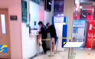 感动全网的光腿赤脚爸爸找到了！孩子即将康复出院