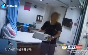 男子酒瘾发作撒泼袭警，朝警察脸上喷口水，被警察一招制服