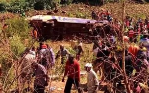 坦桑尼亚一客车因刹车失灵侧翻 造成15人死亡、18人受伤