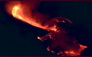 场面壮观!夏威夷一火山喷发引起轻微地震 浓烟直冲云天