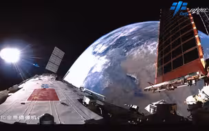 空间站国旗与地球同框了！