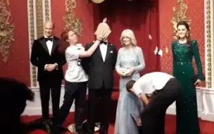 “环保人士”又出动！英国王查尔斯三世蜡像遭奶油蛋糕糊一脸