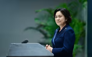华春莹：无论头埋得再深、耳朵捂得再严，大美新疆的事实和真相都在那里。