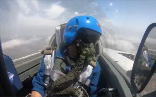 征战全域！海军歼击轰炸机超低空飞行射击