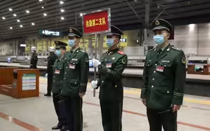 百余名新兵今天抵京