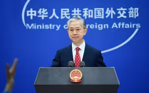 实现民主要讲平等，不能高人一等；要讲法治，而不能霸凌胁迫；要讲团结，而不能对立对抗