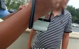 司机边开车边喝酒 遇到交警后弃车逃跑！被拦下后频频自己“揭老底” 每个回答都出其不意！