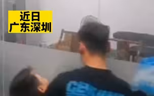 31岁弟弟撒娇要哥哥公主抱 ，得逞后还不忘跟3岁侄子炫耀 ：我哥哥对我真好，你哥哥只会揍你