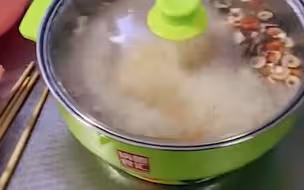 上海男子晒出隔离1到10天每日伙食，网友看得流口水：剧本不对