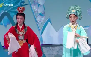山东卫视《戏宇宙》第二季的舞台上，四位新生代越剧女小生，用一场青春力爆棚的《兰花草》舞台歌颂越剧先辈守护越剧的星火希望 #全国广电新媒体集结发光