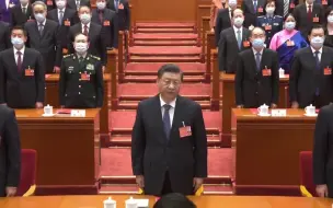 现场视频！人大会议闭幕会全体唱国歌