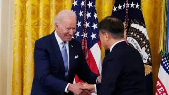 美国拉拢韩国插手台海和南海，公然干涉中国内政