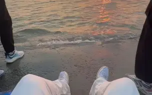 网友凌晨东疆港看日出遇涨潮，没想到自己成了风景