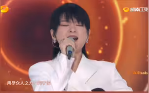＃周笔畅 ＃无名英雄 用歌声讲述感人故事，向每一个守护美好的平凡人致敬。