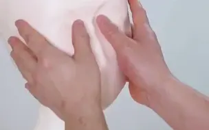 中式翻糖手艺人周毅，耗时半年，创作出3米高中国翻糖美人鱼，他的翻糖作品曾斩获多个国际大奖。