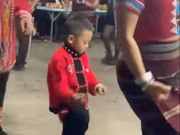 舞感太好了~春节临近，快跟上小孩哥的节奏练习一下舞步🤣
