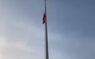 南京大屠杀死难者国家公祭日 以国之名 为30万遇难同胞降半旗致哀
