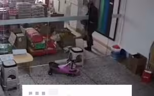 广东河源突发4.3级地震，家长拎起孩子拔腿狂奔。网友：教科书式速度！