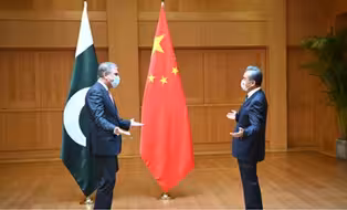 这两场重磅外交，中国的态度对比很强烈！